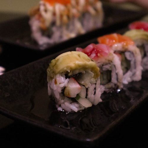 Percaya enggak kalau sushi adalah arem-arem dengan kearifan Jepang?⠀⠀⠀⠀⠀⠀⠀⠀⠀
⠀⠀⠀⠀⠀⠀⠀⠀⠀
#clozetteid #foodies @bukantelordadar #jajandisemarang #semarangfood