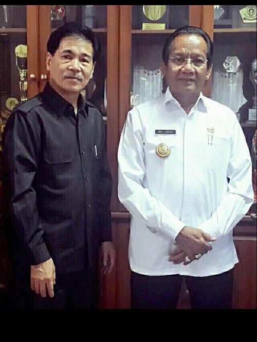 yesterday, when father in law meet up with Governor of Central Sulawesi 🏢