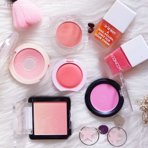 [#rekomendasiELINIVANA — favorite blushes] Ini aku urutin dari yang pigmented (keliatan blush on banget) sampai ke yang natural (kalo di foto kadang ga keliatan, tapi di real life cakep natural) 😉💕 Kalo kamu lebih suka blush on dari brand apa? and why? let me know so I can try it too!
_
1. @maybelline Cheeky Glow #FreshCoral: Warnanya langsung keluar, non-comedogenic jadi aman buat kulit berjerawat, cocok buat yang suka blush on yang keliatan banget, but my boyfriend doesn’t like my makeup when I am using this color 😂

2. @aconcept_kr x @charis_official Watery Cheek Blusher #HugMe (Orange) #LoveMe (Pink): Botolnya lucu kayak nail polish, cara pakenya tinggal di kuas aja ke pipi, warnanya keluar dan langsung nyatu sama kulit, aku pake ini kalo cuman pake cushion doang dan ga ada rencana pake bedak, karena hasilnya bagus bikin glowing kulit. Bisa dibeli di hicharis.net/elinivana (langsung dikirim dari Korea) 
3. @eminacosmetics Cheeklit #SugarCane: Kalo tampilan buat malam hari dan pake lipstik warna merah, lebih cocok pake warna ini karena nyatu banget sama makeup.

4. @eglips_official Apple Fit Blusher #LavenderBloom: Teksturnya cream, warnanya ungu dan bikin fresh wajah, meskipun ungu tapi warnanya ga bikin muka jadi aneh, pake ini kalo makeup lagi colorful 💕

5. @wnwcosmetic Color Icon Ombré Blush #ThePrincessDaiquiries: Blush on ini natural banget, ombre gitu, jadi kayak udah ada highlighternya, warnanya beneran natural banget.

6. @innisfreeindonesia Mineral Blusher #4: Blush on yang aku pake setiap hari ke kampus, warnanya ga seberapa terlihat di foto, tidak membuat orang salah fokus ke pipi dan ga terlalu keliatan kalo di foto but still it’s really pretty in real life, kalo kamu fans makeup natural, mungkin blush on ini jadi favorit! ☺️
_
Kalo ada pertanyaan bisa lewat kolom komentar aja ya! ✨ #becausesharingiscaring 
_
Disclaimer: Dalam postingan #ELINIVANAskincaremenu memang ada beberapa produk yang dikirimkan ke aku oleh PR Brands tapi aku akan sharing apa aja yang aku memang pakai setiap harinya 😌
_
#blushon #blushes #beauty #makeuphaul #beautybloggerid #indobeautygram #clozetteid #clozetteambassador #beautynesiamember #beautynesia