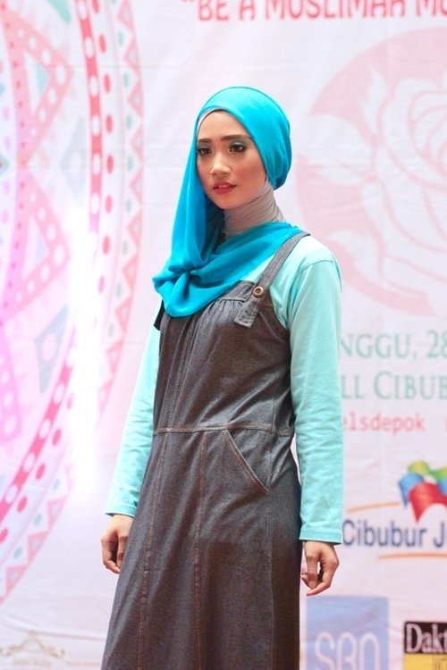 FShow at Grand Final Azzura Model Hunt Depok 2015 -- 28 Juni 2015. Wardrobe by UKHTI. #ClozetteID #AMH2015 #pastelparade #fashionshow #makeup #hijabstyle #hijablook