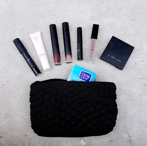 What's inside my makeup pouch💄. Mostly from local brands with black packaging. And the colour of my makeup pouch is black as well. Can u imagine how hard it is when i tried to find my makeup in this pouch??😂 But i don't care i love black so much🖤. Products:1. @rollover.reaction Chunky Lip Crayon - Kahlo (u know how much I love this lippie, I have to bring this everyday)2. @rollover.reaction Lip Balm (i have very very dry lips i need this everywhere I go. Love the packaging, it is so hygene that my hands doesnt have to touch the product directly).3. @kaiebeauty Lip Mousse - 03 (this lippie is my go to bold lip whenever I feel like I want to achieve bold look. Love the formula and the color is so pretty💖. Gonna review it on my blog soon).4. @kaiebeauty Lively pH Responsive Gloss (this lip gloss is my favorite go to "no makeup" makeup look. Make my lips looks fresh and healthy).5. @rollover.reaction Browcara Eyebrow Perfector - Espresso (just in case if I need to touch up my brows after Salat).6. @rollover.reaction Sueded Lip and Cheek Cream - Maxwell (love the formula and the color. I also use this for blush sometimes).7. @mizzucosmetics Lit From Within Powder Foundation - 40 Watt (love the shade, coverage, and formula🖤).8. @cleanandclearid Oil Control Film (ofcoouurrseee rightt, oily skin girl???). That is it guys good night🖤. PS: im sorry if my english is so bad im still learning ok👌🏽😁. #clozetteid #utisfavorites #rolloverreaction #mizzu #kaiebeauty