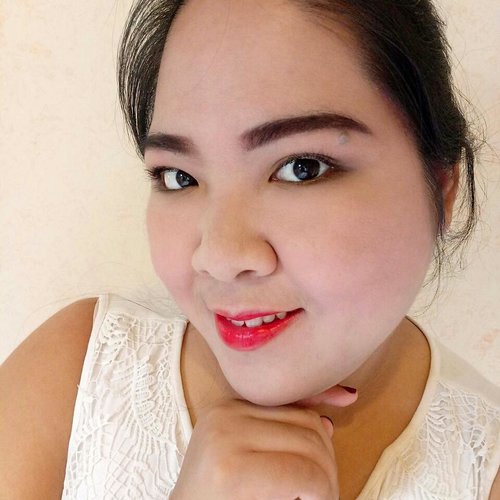 Today's #motd for my husband's birthday lunch 😘 it's a mix of Korean and Western makeup style. And so do the makeup products used.
.
I am currently, in particular, obssesed with @missha.id Tension Cushion, and @tonymoly.official Liptone Get It Tint 😍 for the rest of the producta, I used the following western brands:
@catrice.cosmetics matte powder
@benefitindonesia Lip & Cheek Tint, and Dandelion Blush
@flormarindonesia Brown eyeshadow palette (i forget the name of the palette)
@maybelline Push Up Falsies - Angel
@silkygirl_id Brow pencil (this is Asian brand)
@urbandecaycosmetics
All Nighter Setting spray
.
#blossomshine #makeup #makeupoftheday #selfie #benefitindonesia #beautiesquad #maybellineindonesia #birthdaymakeup #makeuplook #lunchdatelook #kbbvmember #clozetteid #bloggerperempuan #femaledailynetwork #sociollabloggernetwork #sbn #instamakeup #instabeauty #makeuptalk #makeuphoarders
