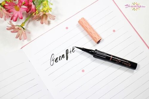 Everyone is the writer of their own life story.
.
#blossomshine #makeuphoarder #benefitrollerliner #eyeliner #quotesoftheday #benefitcosmetics #benefitindonesia #flatlay #makeuptalk #beautybloggertangerang #beautybloggerindonesia #clozetteid