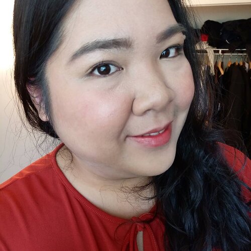 Today's #motd:

Face
- @daiso_official UV Gel SPF 50 PA++
- @purbasarimakeupid Matte BB Cream
- @blpbeauty Loose Powder
- @tonymoly_street Lip Tint - orange shade

Eyes
- @makeoverid Brow Definer - latte
- @miniso.canada Contour and Highlighter Duo Stick
- @mizzucosmetics Lengthening Mascara

Lip
- #tonnymolly #liptint
.
#blossomshine #makeup #dailymakeup #makeuptalk #makeupoftheday #beautytalk #instamakeup #instabeauty #bunnyneedsmakeup #makeuptutorial #makeuplokal #easymakeuptutorial #beautifulflaws #Beautiesquad #tampilcantik #kbbvmember #clozetteid #beautybloggerindonesia #indobeautiesquad #bloggerperempuan