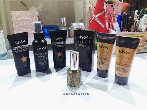 Today I have a #facemakeup major #haul. I have been swear by to @nyxindonesia stay matte but not flat liquid foundation. It's the perfect match for my oily skin. What's more, it has a good coverage & perfect for Indonesian yellow undertone. If you have oily skin like me, I am highly recommending this to you.

Next, I am also in love with the #NYX Matte Finish Long Lasting Setting Spray. I would say, it's the dupe of #MakeupForever setting spray. In terms of quality, it's just as good as MUFE's, and it's more affordable too!

As for the NYX Shine Killer & NYX Invincible foundation, I am just about to try it. So, stay tune for my update 😘 If you have tried them, comment below your thoughts about it ⬇️ Oh almost forget, the sparkly little guy in the middle is a bonus. I got it for free.

#bsbeauty16 #clozetteid #makeup #flatlay #minireview #makeupjunkie #makeupaddict #makeupmafia