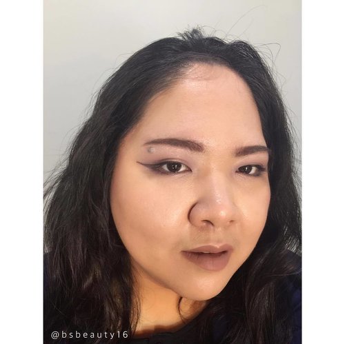 M O T D � TGIF #igers !
Can't believe it's Friday already. I decided to rock hazy pink look with cat eyes and nude lippies to compliment the whole look for today's #motd.

Makeup used:
• Face
@benefitindonesia Poreless Primer
@makeoverid Concealer Palette
@nyxcosmetics_indonesia Stay Matte Foundation
@hourglasscosmetics Holiday Collection 2015 Ambient Palette as setting powder, blush & bronzer •Eyes
@silkygirl_id brow pencil in dark brown 
@maybelline 24 colours tatoo in silver as based
@sportsgirl Pink Eyeshadow Palette
@silkygirlcosmetics Black Gel Eyeliner
@benefitcosmetics black Real Mascara •Lips
@kyliecosmetics lip pencil & liquid lipstick in Dolce K 😘 #bsbeauty16 #clozetteid