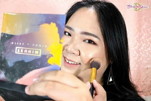 Next, uodate berikutnya,  aku ada share my thoughts of this beautiful @minuet.official palette by @vinnagracia x @cindercella 😃
.
You know what,  aku suka banget sama palette ini.  Saking sukanya aku sudah sebulan ini belum bisa move on. Bukan cuma jadi go-to-palette aku untuk daily makeup, tapi sampai aku pake buat makeupin client juga!
.
So,  go and check out the details of why I love this palette very much on my blog https://www.blossomshine.com now!  As usual direct link ada di bio aku 😘
.
#blossomshine #makeup #makeupaddict #makeupjunkie #makeuptalk #wakeupandmakeup #minuetpalette #clozetteid #kbbvmember #beautybloggertangerang #beautiesquad #beautyguruindonesia