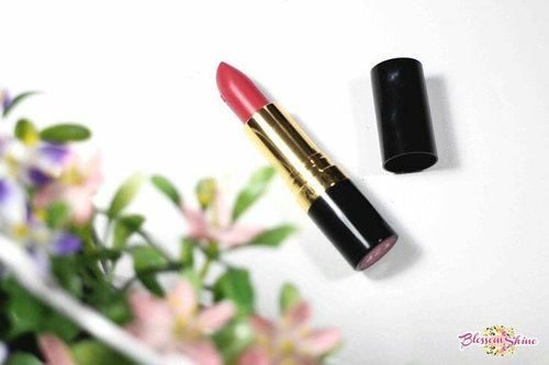 Lipstick is every woman's best friend.  They comes in many shades for every our mood.  However,  it is also able to boost up our mood. At another time,  they also help us to be more confident 😃💄
.
Here is #lipstickoftheday @revlonid Lustrous Lipstick no 423 - Pink Velvet.  What are you wearing today?
.
Good morning!  Have a blessed Thursday 🎉
.
.
#blossomshine #notsponsored #revlon #revlonindonesia #makeup #makeupoftheday #motd #flatlay #makeupjunkies #lipstickrevlon #lipstickjunkie #glossylipstick #thursday #beautiesquad #kbbvmember #indobeautysquad #bloggerperempuan #BeautyChannelID #clozetteid #beautybloggerindonesia #indonesianbeautyblogger