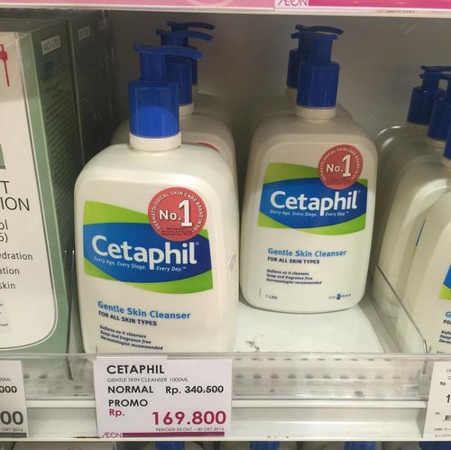 Happy Sunday everyone! Does any of you use or ever try @cetaphil_id #cleanser ? I used to use it daily back then when I was in high school. It is very effective to treat facial issues such as acne, pimples, comedo. Since my face is currently not in a good condition I went to get it just now. Lucky me!! It is currently ON SPECIAL at @aeonstore_id 😍 just wanna share, who knows some of you are looking for Face Cleanser for sensitive skin, or have been meaning to try it 😉 •
This is not a sponsored post! #blossomshine #skincare #cetaphil #beauty #beautyjunkie #clozetteid