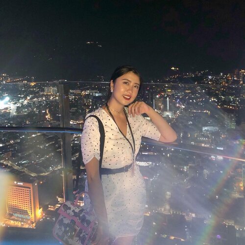 When everything else blurs, there will be something that shines.💫✨🌟| makasih Kakak @alikaislamadina udah difotoin🙏🏻📸..#clozetteid #ootdindo #ootdfashion #outfitoftheday #ootdid