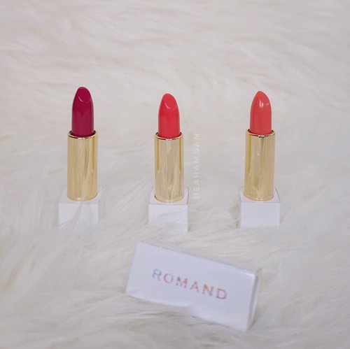 One of my @romandyou Lipstick's collection💄👄. Lipsticknya moist banget dan juga warnanya pigmented banget!💕. Buat yang mau belanja lipstik ini dan produk lainnya bisa ke website aku langsung: hicharis.net/deahamdan . Happy shopping dan happy weekend🙏🏼✨....#clozetteid #hicharis #charisofficial #charisceleb #romandyou #romandyoulipstick @charis_official @hicharis_official