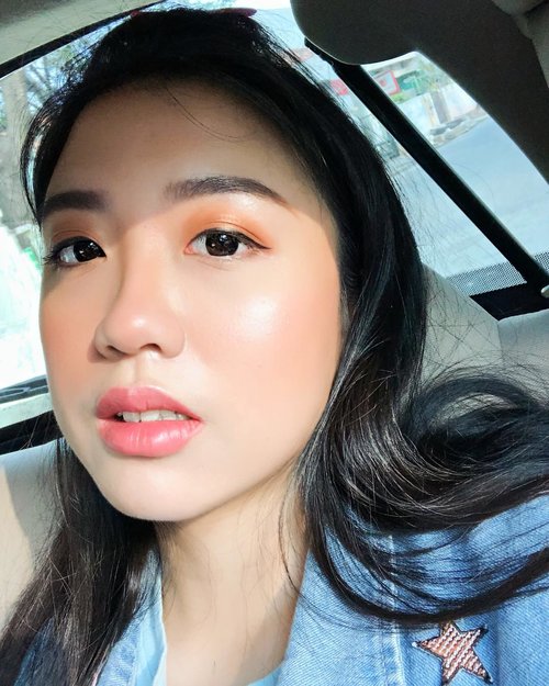 Guess what? I only used half drop of @esteelauder Double Wear Foundation and it’s look DABOMB! I’m shook for sure!.Makeup details:- foundation: @esteelauder Double Wear Foundation shade 2N1 Desert Beige- powder: a little bit of @pondsindonesia BB Magic Powder under my eye and T-Zone- eyebrows: Ka-Brow @benefitindonesia Shade 03 & Gimme Brow 03- eyeshadow: @colourpopcosmetics Cute AF- eyeliner: @katvondbeauty Tattoo Liner- blush: @tartecosmetic Amazonian Clay Blush in Seduce- highlighter: @nyxcosmetics_indonesia Love you so mochi Highlighting Palette Arcade Glam- lippie: @maybelline Lip Gradation Coral 1..#clozetteid #benefitcosmetics #benefitbrows #maybelline #maybellineindonesia #maybellineid #nyxcosmetics #nyxcosmeticsindonesia #esteeid #esteelauder #esteelauderdoublewear #katvond #katvondbeauty #tarte #tartecosmetics #colourpop