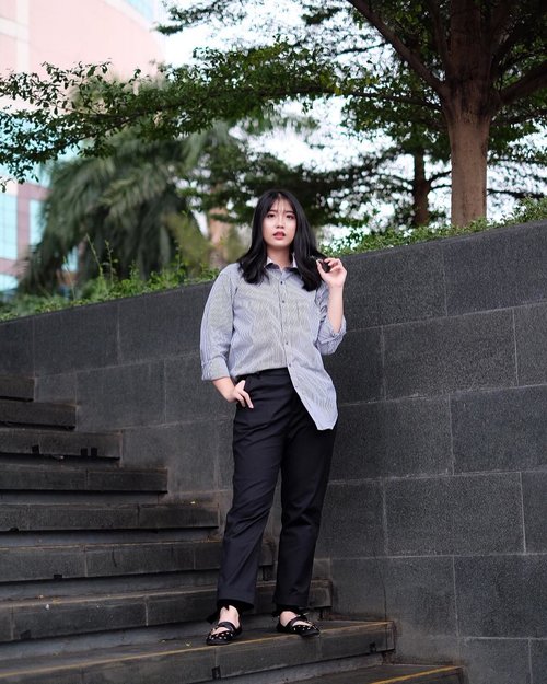Daddy's working shirt👔 + pants from @lovebonitoid 👖 . Guess where I took this picture?😆 I even not realize, they actually have a good photo spot🤔. But thanks to 💁🏻@tiffanikosh who always manage to get a perfect one🌝💕📸
.
.
.
.
.
#clozetteid #lykeambassador #kukistyle #ootd #ootdindo #ootdindonesia #fashionpeople #fblogger #blogger #패션모델 #블로거 #스트리트스타일 #스트리트패션 #스트릿패션 #스트릿룩 #스트릿스타일 #패션블로거 #cgstreetstyle #ggrepstyle #ggrep #lookbookindonesia