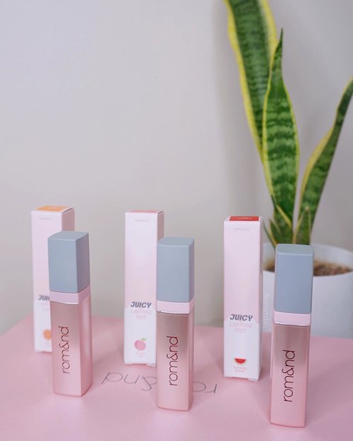 I'm so addicted with lip tints, especially when @romandyou launch their 'Juicy Lasting Tint' 💖💖 I got mine in 3 different shades of tint-> Summer Scent(watermelon), Peach Me(peach), Juicy Oh(Orange)..Anyone curious for these tint swatches? Should I swatch it?😌😌💕💕. Thank you @charis_official for sending me these products😘😘..#clozetteid #romand #rom&nd #romandjuicylastingtint #romandyou #charis #hicharis #charisceleb