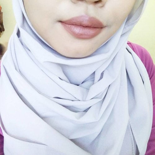 Bigger is better 
On lips : La Colors shade Enticing #beautybloggerid #beautyblogger #clozetteid #bloggerperempuan #bloggerindonesia #review #lacolors #clozetteid