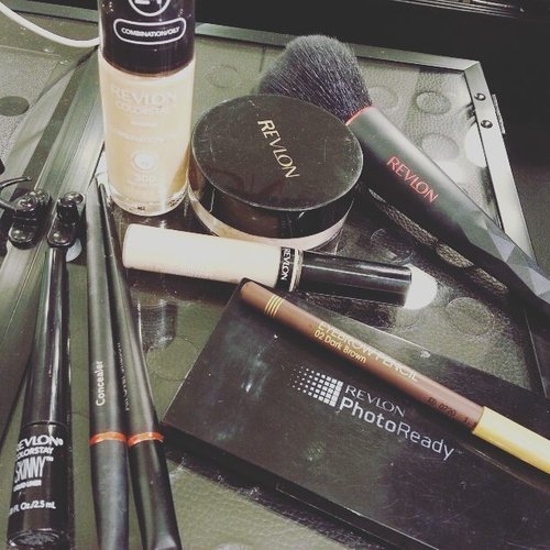 One brand makeup product 😘😘😘🌻🌻🌻
#revlon24hrs #makeup #onebrandmakeup #makeupclass #makeupclassjakarta #instafoto #liketolike #clozette #clozetteid #clozettemakeup #revlonfoundation #revlon #revlonid