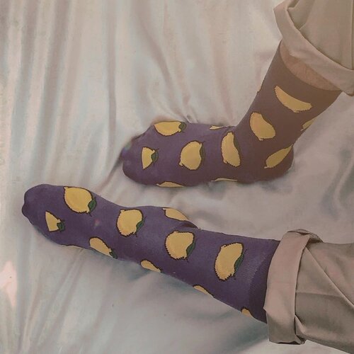 Been obsessed with @hm since the first time I started to do mixed and matched with my outfits. Also, I think they should release more of their fruit patterns socks like this, agree? Plus who loves Lemon like I do 🍋 ? @hm_man #hmxme #hmman .
.
.
.
.
#menswearstyle #sockstyle #purpleforlife #dailylooks #ijulwardrobe #discoverjkt #jakartaexplore  #menfashionpost #menfashionblogger #fashionbloggerindonesia