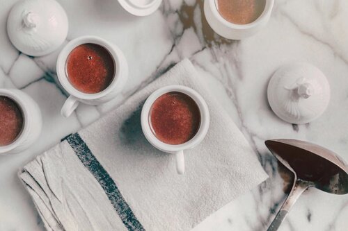 They said, “pour tea in a cup”, well I’m like, “pour cocoa in a cup”. What’s the difference?–Those are still good for breakfast and even lunch, so I think there’s no difference. Have a cup of joy, will ya? -Happy Monday .......#hotcocoa #chocoincup #mondayvibessonly #mondayfeels #moodboards #cupofjoy #chocolaterush #chocolovers #chocolate #blogstyle #guessmyfavorite #chocolateday #breakfastmood #goodforlunch #creativeforpositive #kinfolklife #kinfolkstyle #clozetteid #theshonet