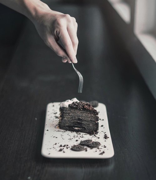 Cake it up a day darling. Remember to be happy anytime, even when your days are getting rough. Plus, don’t call 911 for your emergency, but you just need to add a sugar and ready to bite 🍰 //What’s your kind of emergency? .......#moodboards #unsplash #unsplashphoto #clozetteid #theshonet #inspocafe