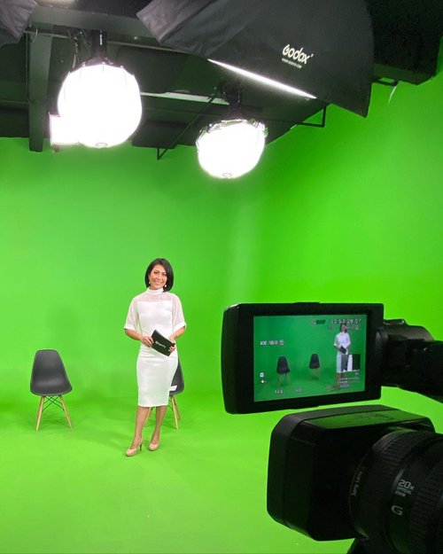 Say hello to Green Screen 🙌🏻

Had a fun talk with Bp Wibawa from Signify (Philips) , Bp Deddy & dr Hermawan. 
We talk about UV-C to deactivate virus especially for Covid-19. Hope everything gonna be safe & clear with this new technology from Signify. 

Keep Healthy all !! 🙂

#presenter #tvpresenter #host #tvhost #mc #mcevent #mcwebinar #moderator #moderatorwebinar #uvc #signify #masterofceremony #mcindonesia #mcjakarta #clozetteid #mcmelgib #signifyindonesia