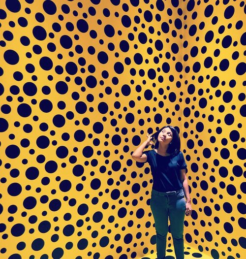 Di dunia ini ga cuma ada satu cara menuju keberhasilan tapi ada ribuan cara yuk coba lihat dulu sekelilingmu. #clozetteid #dots #yayoikusama #museummacan #art #artworks #yellow #motivationalquotes #motivation #behappy #bepositive #lifechanging #changes