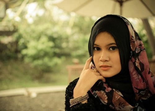 Take a pose for Ramadhan Photoshoot "Beauty of Hijab". :) #CLOZETTEID #COLORFULHIJAB