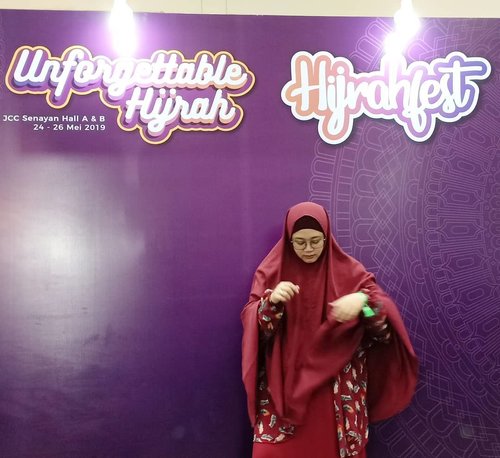 Cerminan emak-emak rempong masa kini. 😂 ..📸 @andiyaniachmad 💙..#clozetteid #hijrah #hijrahfest #ramadhan #hijab #life #starclozetter #clozettehijab #clozettedaily #ootd #hotd