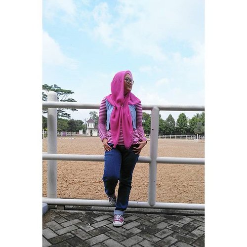 Let's ride a horse. Today's #ootd for #horseriding #trial at APM Riding School. #clozetteid #clozettehijab #starclozetter #hijabootdindo #hijabstyleindonesia #hijabfeature_2016
