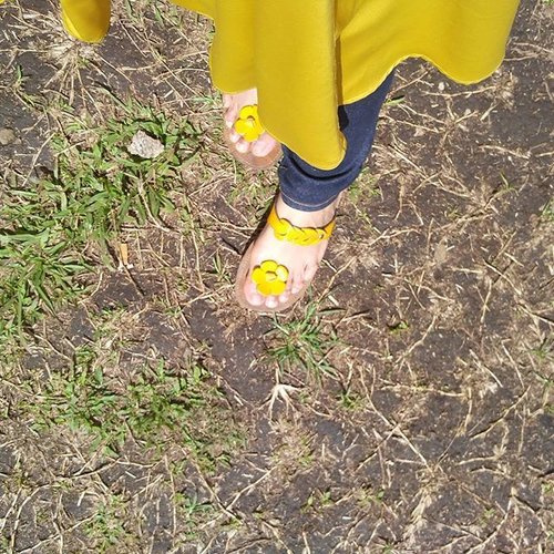 Yellow flower. #clozetteid #sotd #clozetteshoes #starclozetter #sandals