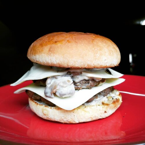 Burger anyone? 🍔 .

Homemade burger tanpa mayonaise karena lupa beli, hahaha. Akhirnya bikin saus jamur blackpaper sendiri. Rotinya roti andalan dari Sari Roti (roti sari roti, sambil bersenandung 😆). Si mbak yang tadinya ogah makan burger karena trauma makan yang ngga enak di PRJ, bilang enak. Suami juga bilang enak. Si ucul? Makan rotinya doang, grrr, hahaha. My tummy is full. Yuuum...💕
.

#clozetteid #starclozetter #homemade #homecook #burger #mushroomsauce #cook #food #patty