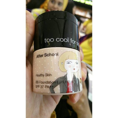 Salah satu hit item dari @toocool_indonesia Penasaran.. #beautyclublotteavenue #clozetteid #clozettextoocoolforschool #toocoolforschool #getyourglowon