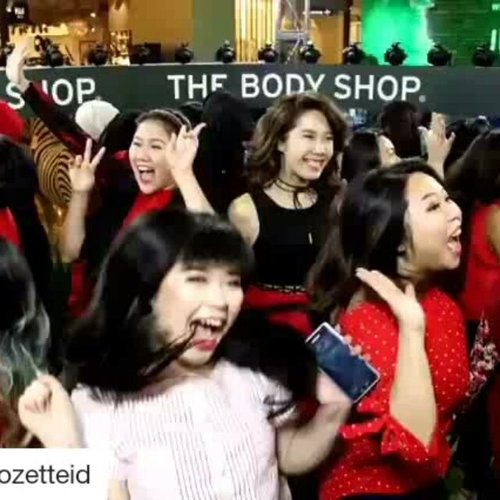 #Repost @clozetteid with @repostapp
・・・
Our 1st 360* Camera with @thebodyshopindo .
We're so happy to join there.
Thankyou so much Clozetters and The Body Shop! 
#clozetteid #clozetteidxtbs #junglebells #jingleinthejungle