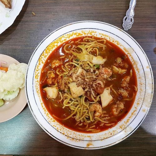 Mie Aceh Seafood Razali. 😋😋 #clozetteid #starclozetter #foodie #travelling #onduty #aceh #kuliner #instafood #foodporn #mieaceh #mie #noodle #masakannusantara