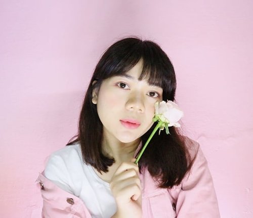 this is what happened when you obsess too much with pink 😂 pink is luv 🌼🌼🌼the makeup here is from my Pixy one brand tutorial video that you could watch in my previous post................#motd #quotes #clozetteid #instabeauty #potd #lookbook #ootd #fotd #clozetteid #얼짱 #셀피 #picoftheday #bblogger #lifestyleblogger #sunnyday #f4f #dailylife #bloggerstyle #photography #like4like #canon #20likes #clozetter #bblogger #prettyinstyle #outfitoftheday #lookbookindo #lookbookindonesia #fashion