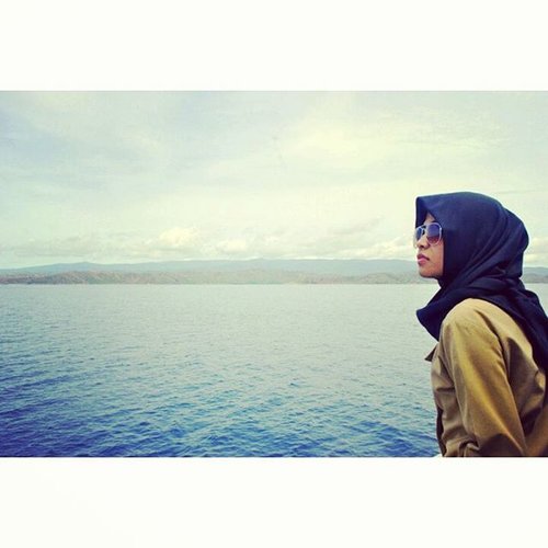 I'm alone 🌊🌊🌊...#sulawesitenggara #pulaukabaena #instalike #beach #indonesia #clozetteID #clozetteambassador #travellingindonesia #travelling #traveller