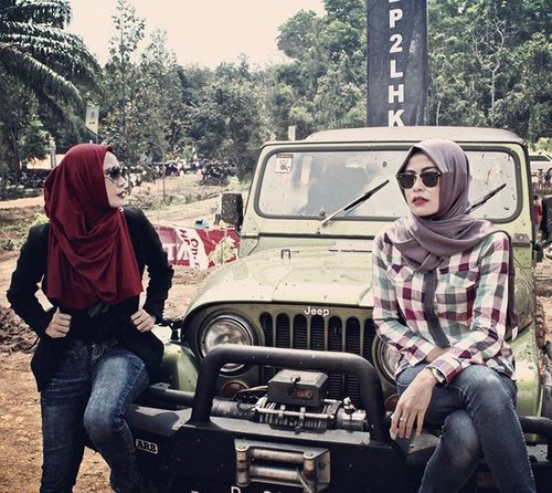 Best friend 😘😘.#travel #travelblogger #travelling #clozetteid #clozetteambassador #jeep #instalike #blogger #mtma #palembang #sumatraselatan #instatravel #traveller #indonesia #exploreindonesia #bestfriend