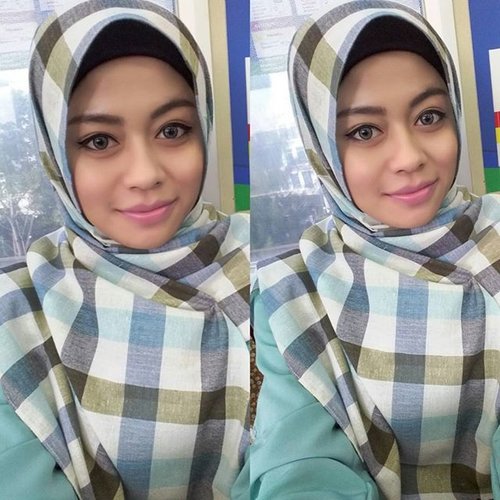 Makeup of the day 😉😘💋. Kalo kemaren nude makeup hari ini agak pinkies. Hijab by @nananaformetowears. Makasih banyak tetehku @lenyrolia untuk supportnya 😘😘.#clozetteID #clozetteambassador #hijab #fotd #selca #selfie #hijab #makeupjunkie #makeup #instalike #indonesianbeautyblogger #bblogger #bbloggers #bloggers #beautyblogger #naturalmakeup #bandung