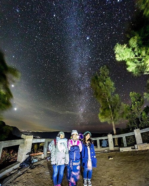 #pesonaIndonesia #saptanusantara This is my bucket list kind of photo 📷 
Milky way as my background 😍 😍 
@ Kingkong hill, mount Bromo, East Java, #Indonesia 📷 by mas @widhibek 👍
Bintang jatuh...dengarkan lah, Sampaikan rasa rinduku..oh..untuknya🎶
#bromo #eastJava #mountain #hill #bukitkingkong #milkyway #stars #startrail #sky #tree #trip #traveling #travel #traveler #traveller #tourism #outdoor #ootd #ootdindo @sneaker #coat #knithat #ootdmagazine #fashion #lifestyle #clozetteambassador #clozetteID @clozetteid #wonderfulIndonesia