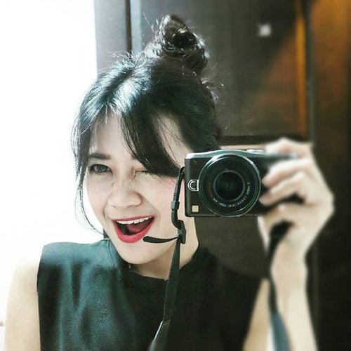 'Klik' 📷
😊
#faceoftheday #selfie #camera #black  #hairoftheday #smile #laugh #girl #pose #beauty #fashion #lifestyle #mirrorless #red #lipstick #photooftheday #clozetteambassador #clozetteID @clozetteid