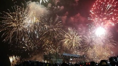 Happy New Year 2017 🎆🎊✨🎉
From the center of fireworks party in Jakarta, Indonesia🙌
Ancooool 😄
#fireworks #newyear #newyeareve #night #party #happynewyear2017 #lifestyle #jakarta #Indonesia #ancol #lagoonbeach #event #moment #bestmoment #vidgram #indovidgram #instagood #clozetteid #clozetteambassador