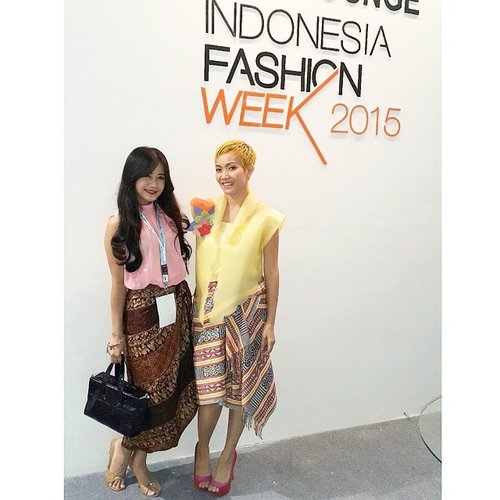 With one of my favorite fashion  designer, Lenny Agustin <3 @ Indonesia Fashion Week day 1 #IFW2015
#fashiondesigner #fashionweek #IndonesiaFashionWeek #fashion #fashionista #fashionid #fashiondiaries #ootd #ootdmagazine #ootdindo #kain #batik #kebaya #Indonesia #lifestyle #clozetteambassador #clozetteid @clozetteid