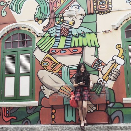 Kewl graffiti, isn't it? 😍 
Mainstream place to take a pic, but still you did it over and over again, anyway 😂😂
#ootd #ootdindo #ootdmagazine #Singapore
#Graffiti #hajilane #Street #road #photooftheday #tartanskirt #skirt #tshirt #window #cotw #travelinstyle #travelling #traveling #travel #traveler #look #style #travelstyle #travellook #travellookbook #fashion #lifestyle #clozetteambassador #clozetteID @clozetteid