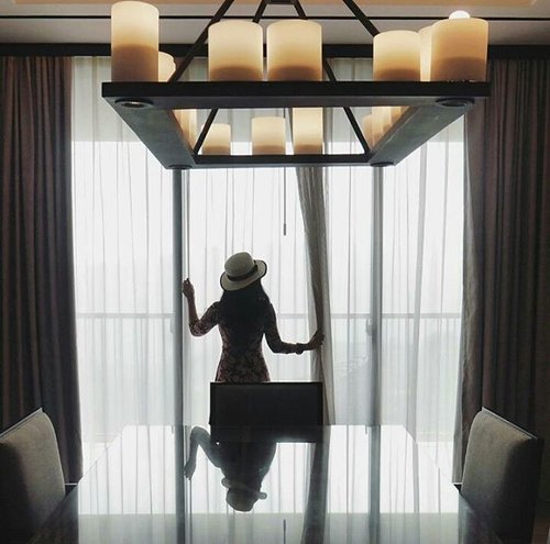 Behind every strong woman, there was an even stronger mom.
She's her reflection, but has an opposite point of view😊
From the Royal Suite, Royal Tulip Gunung Geulis, 5 stars Resort, Bogor🙋
#RoyalTulipGunungGeulis #RoyalTulipGG #bogor
#fivestars #Resort #hotel #royalsuite #room #bedroom #interiordesign #lifestyle #fashion #woman #girl #hairaproduction #curtains #lamp #decoration #silhouette #clozetteambassador #clozetteID