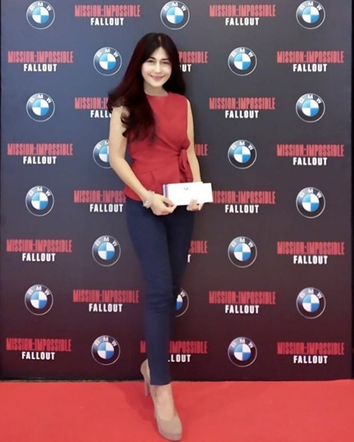 THE BEST MI! From last night ❤️ BMW 🚗❤️ Exclusive Movie Premier #MissionImpossible #Fallout 
Yess with that stunning #BMWM5 🚗 @bmw @bmw_indonesia ❤️
.
Imho, this latest franchise of MI is the best entry! Giving you excitement, sensational stunt work, and cinematography. Yet has the best script from all series.👍👍
The twists...oh my Goodness!
Actually I'm not a fan of this franchise, but this one is dope! Stunning! Most satisfying MI!❤️
Biasanya nonton MI, tuh, diakhiri dengan kesimpulan: terlalu ngayal. You know..always depends on silly mask. 😅 Tapii ini, karena skripnya baguuss..banyak twist di sana sini, jadi melupakan scene yang ngayal. 
So #IAcceptThisMission ! 💪💪
.
Soal Tom Cruise...giiila this ageless man seems younger than Superman there! 😂😂😂(Not to mention the aging wrinkles, yet baby face. Uhm) .
#BMW #Tomcruise #ethanhunt #car #otomotif #exclusivepremier #film #automotive #movie #BMWM5 #luxury #luxurylife #launching #henrycavill
#lifestyle #prestige #clozetteid #photooftheday #pictureoftheday