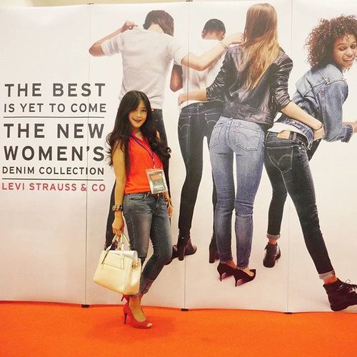 Live in Levi's 😍 
Attending the launch of @Levis_Indonesia the new women's denim collection @levis 🙌
#levis #denim #jeans #launching #streetwear #newcollection #ladiesinlevis #ladiesinlevisid #ootd #ootdindo #ootdmagazine #Clozetteambassador #clozetteID @clozetteid