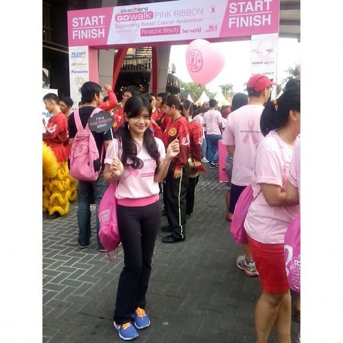 #GoWalkPinkRibbon ! Fight against #breastcancer #latepost  #ootd #pink #Nike #sporty #clozetteID @clozetteID