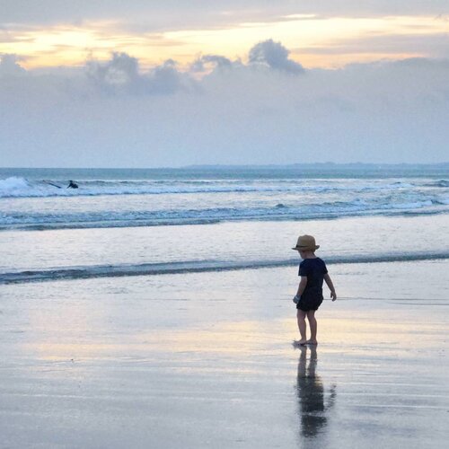 Ooo child~ things are not gonna get easier~
If you wanna make the world a better place, take a look at your reflection and make a better one at it best.
#reflection #shadow #silhouette #kids  #children #sunset #twilight #Kuta #Bali #beach #beachsand #pesonaIndonesia #wonderfulIndonesia #sky #skyporn #peace #lifestyle #travel #traveler #traveling #trip #clozetteid