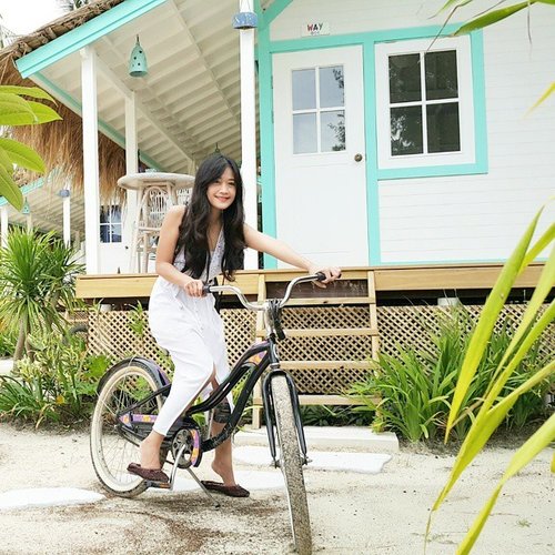 Iwant to ride my bicycle~ 
I want to ride my bike~ 😍 #bestvacations
#gilitrawangan #lombok #lombokituindah #getaway #holiday #trip #travel #traveler #resort #lepirate #beachclub #bicycle #bike #island #white #ootd #ootdindo #whitedress #terrace #clozetteambassador #clozetteid @clozetteid #fashion