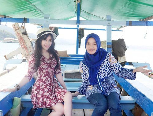 Happiness is...traveling with your sister 👭😘#sister #sisters #family #love #happiness #boat #travel #traveler #traveling #lifestyle #sea #bluesea #nature #naturelovers #clozetteid #vacation