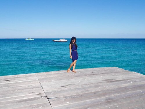 I'm falling in blue 💙
#travel #Borneo #Derawan #derawanisland #Indonesia #WonderfulIndonesia #PesonaIndonesia #dock #beautiful #beach #blue #ootd #ootdindo #boat #speedboat #vacation #bestvacations #holiday #traveling #traveler #lifestyle #travelinstyle #clozetteambassador #clozetteID